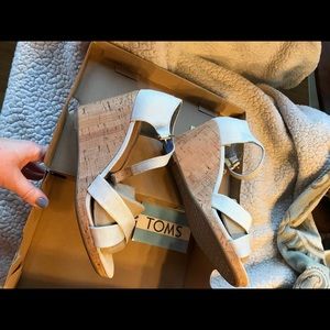 Toms Sienna Natural Yarn Dye New in box.